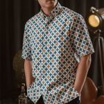 Men Geo Print Batik Short Sleeve Shirt