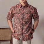 Men Geometric Batik Short Sleeve Shirt